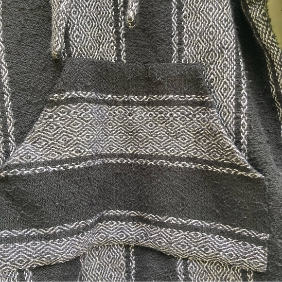 Thrill Seekers Mexican black pullover, size small - Picture 2 of 15